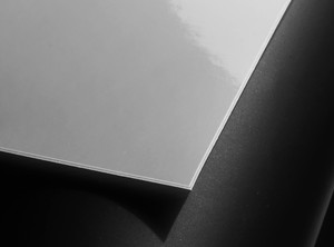 adhésif blanc brillant permanent polymère